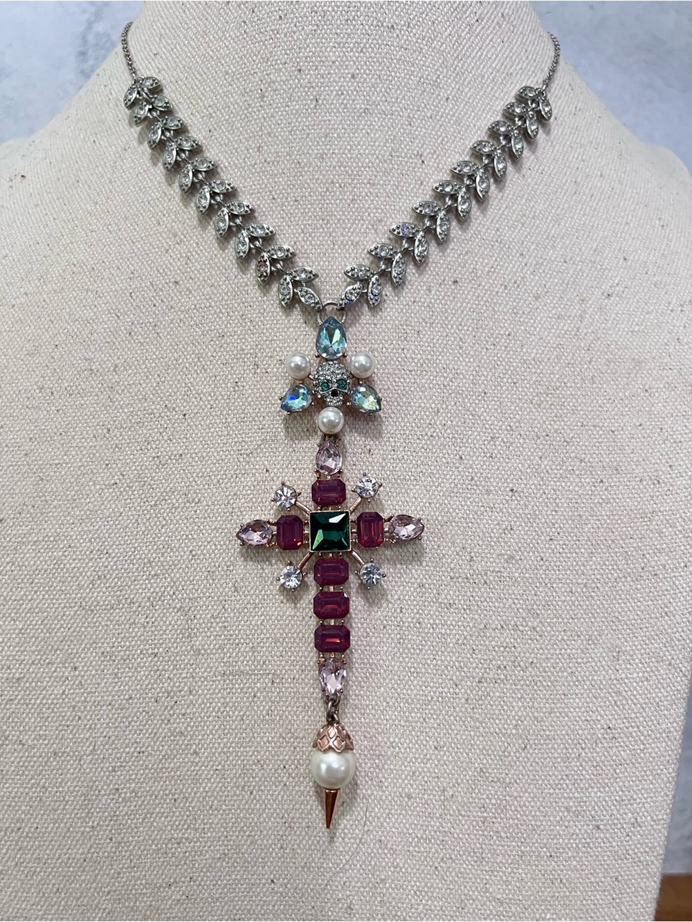 Betsey Johnson - Duchess Of Betseyville - Skull Cross Necklace - Picture 2 of 3